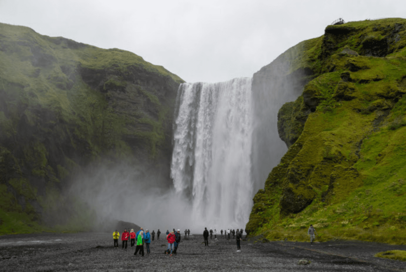 Cascada Skógafoss en Islandia