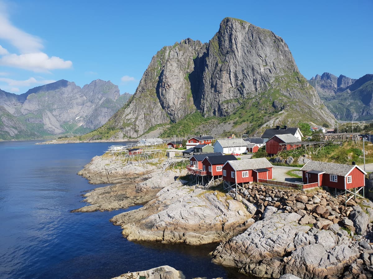 Sol de medianoche en las Islas Lofoten